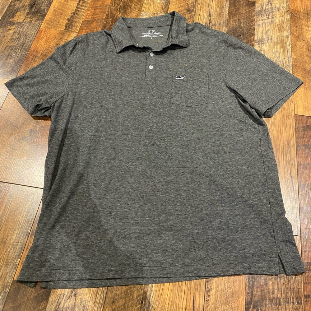 Gray men’s vineyard vines polo. Size large